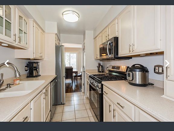 3rd image of 223 E Forest Knoll Dr
