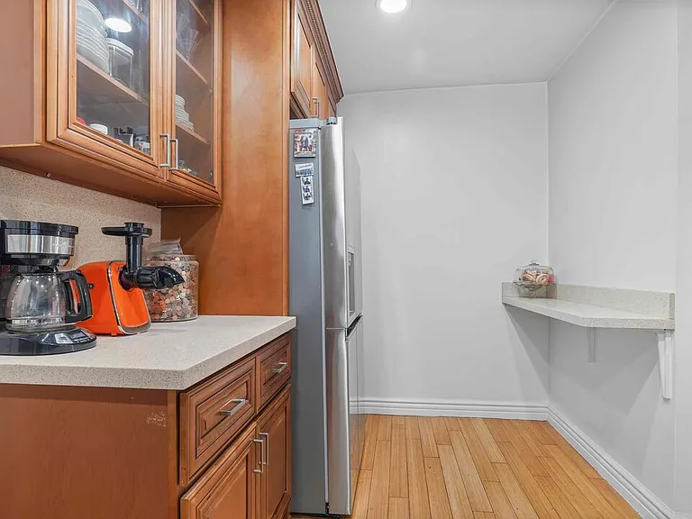 3801 Sutro Ave — Photo 17