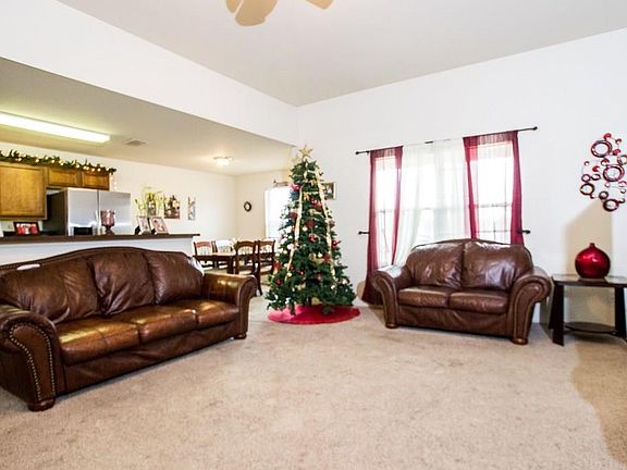 3rd image of 831 Arbol Verde Ct