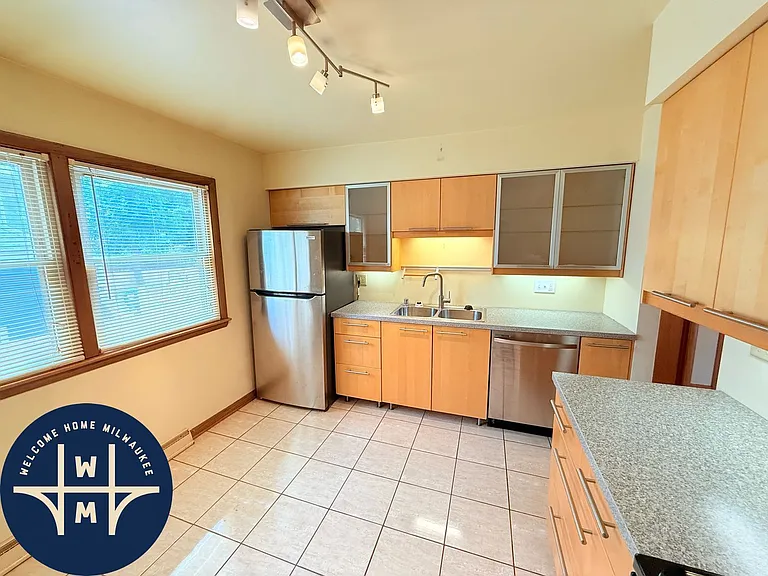 7313 Harwood Ave — Photo 3
