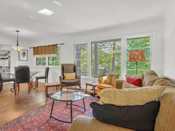 (undisclosed Address), East Pt, GA 30344