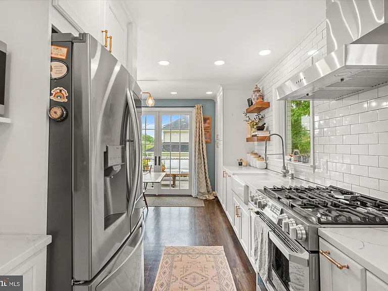 610 Crestwood Dr — Photo 12