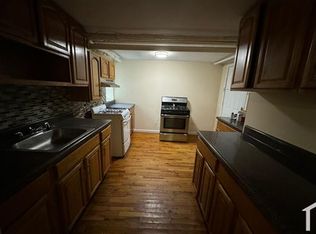 655 S 19th St #2, Newark, NJ 07103