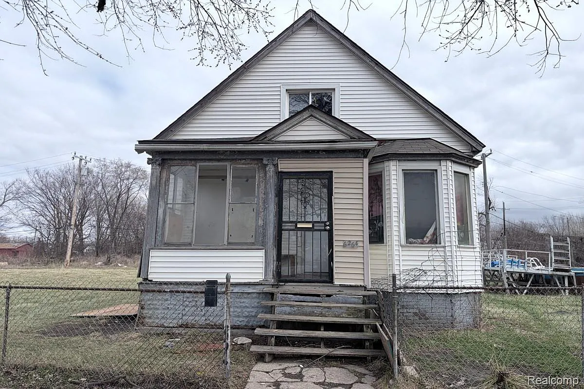 6264 Holcomb St photo 1