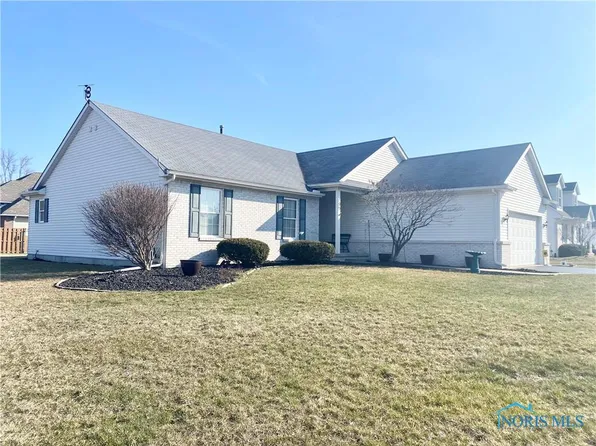 105 Longmeadow Dr, Holland, OH 43528