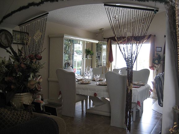 2nd image of 5106 Violet Ln