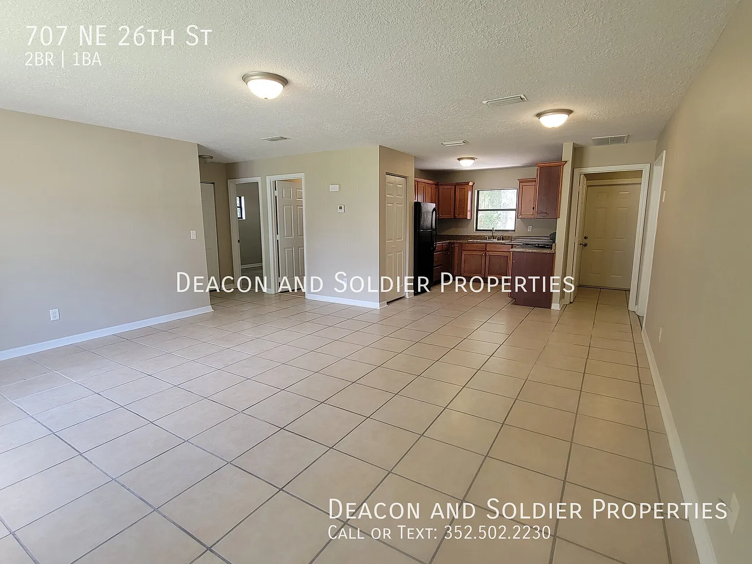 2 bed, 1010 sqft — Photo 3