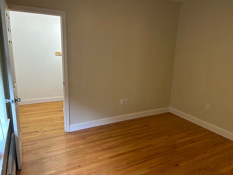118 W Adams St #2 — Photo 4