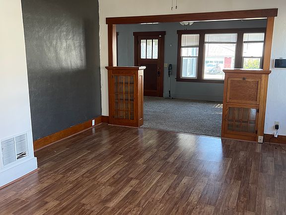 2nd image of 210 SW Jackson St