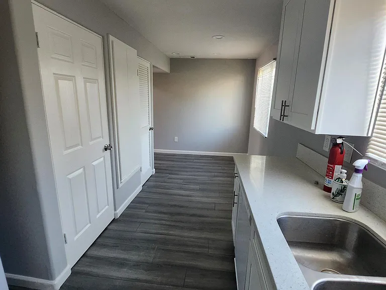 684 W 3rd St #101 — Photo 9