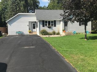 7102 W Wind Lake Rd, Wind Lake, WI 53185