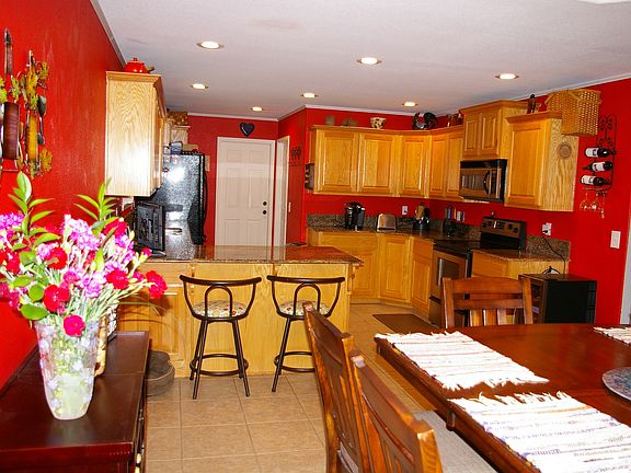 3rd image of 12 Dinton Cir