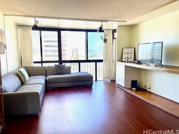 1420 Victoria St APT 1404, Honolulu, HI 96822
