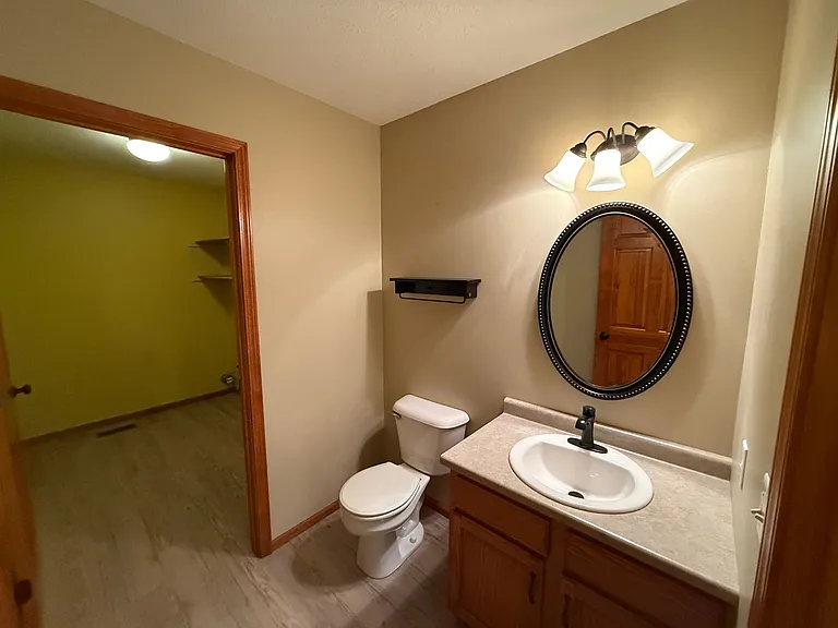 1034 Hemingford Ct — Photo 13