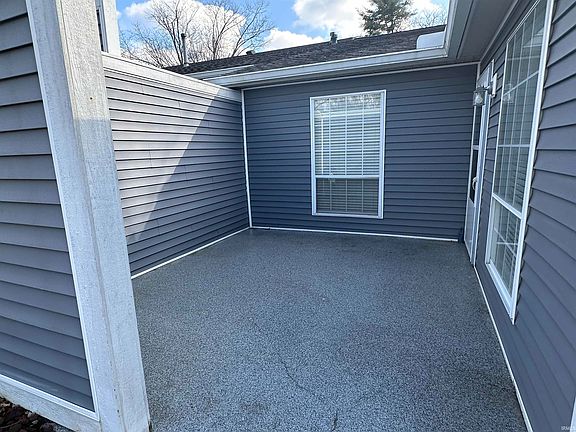 3rd image of 934 E Buckingham Dr