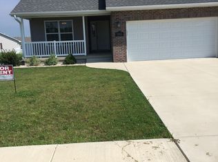 1240 Arapaho Way, Kankakee, IL 60901