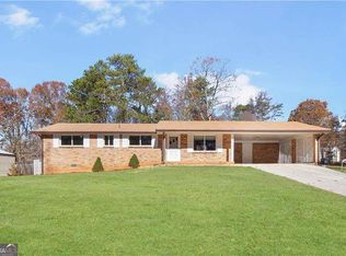 5916 N Bear Dr, Douglasville, GA 30135