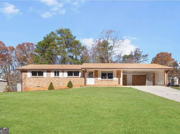 5916 N Bear Dr, Douglasville, GA 30135