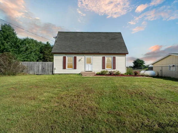 18950 S County Line Rd, Sand Lake, MI 49343