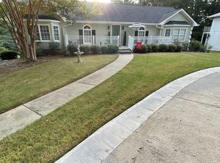 102 Lakepoint Dr, Carrollton, GA 30117