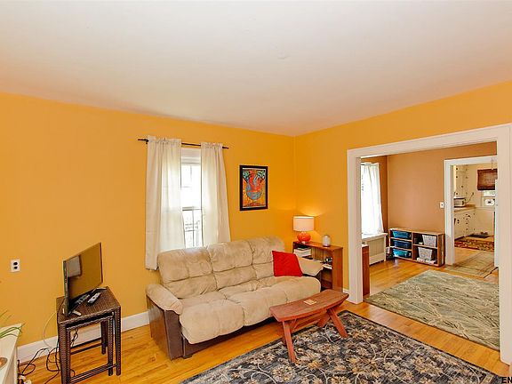4th image of 4 Cameron Ave