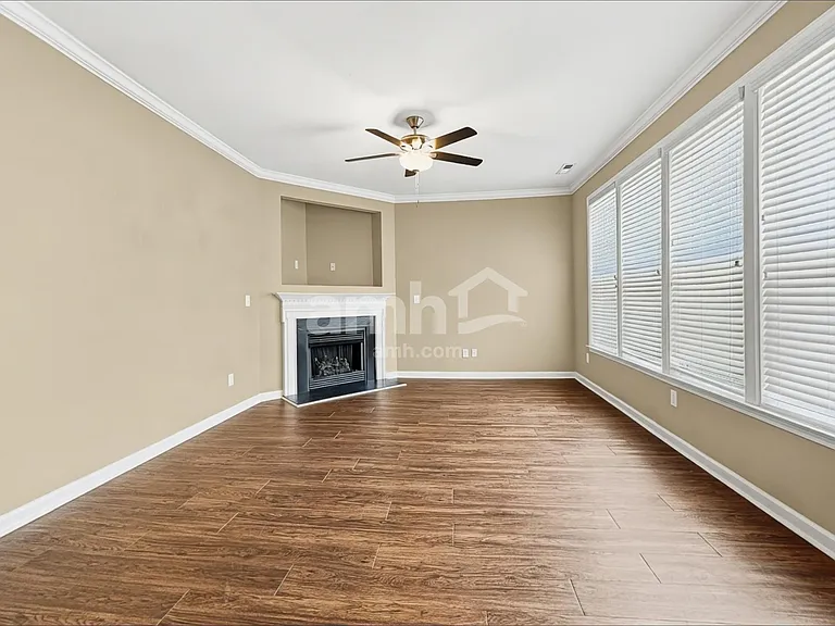 317 Collinsworth Dr — Photo 6