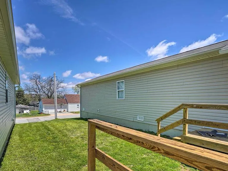 922 Renfrow St — Photo 21
