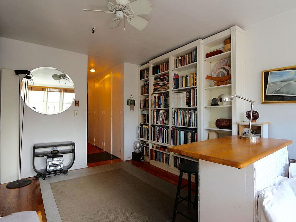 2nd image of 331 W 14th St APT 6B