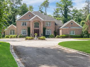 36 Berry Hill Rd, Oyster Bay Cove, NY 11771