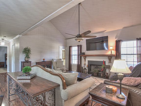4th image of 7020 Somerset Farms Dr