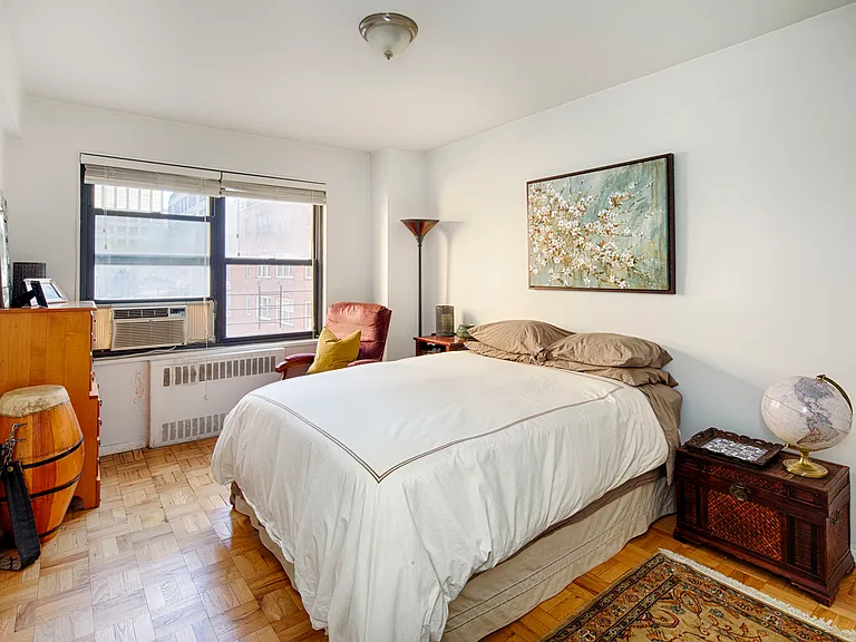 140 E 56th St #9C — Photo 7