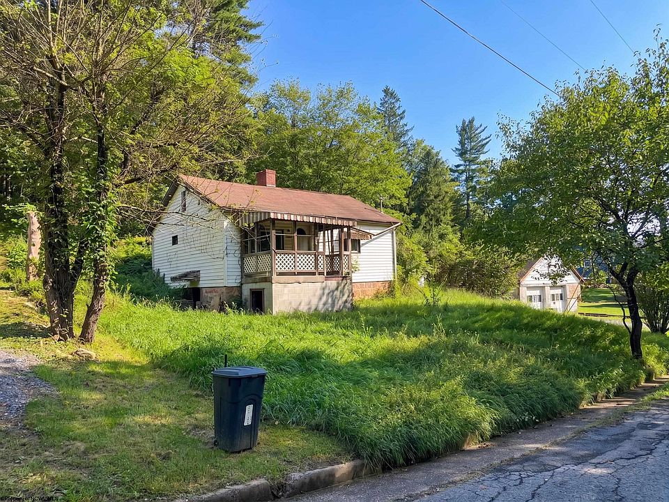 2nd image of 153 Main St