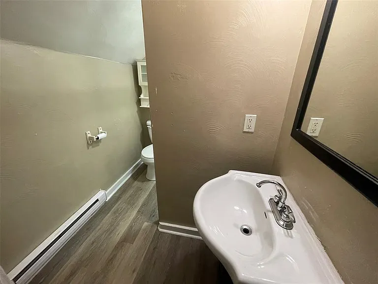 2672 Myrtle St — Photo 6