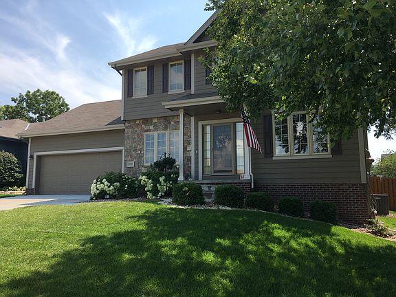 3rd image of 10031 Brentwood Dr