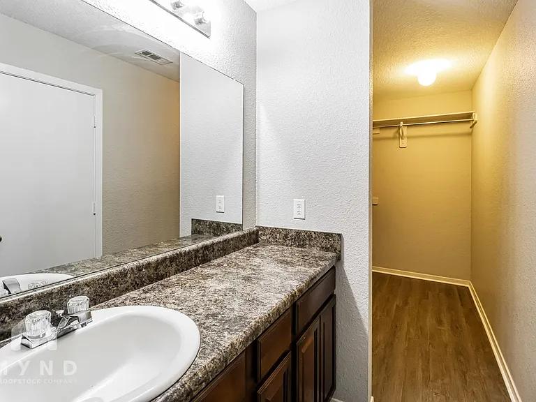 104 Palm St — Photo 12