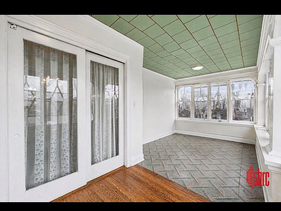 3rd image of 1049 E 12th Street