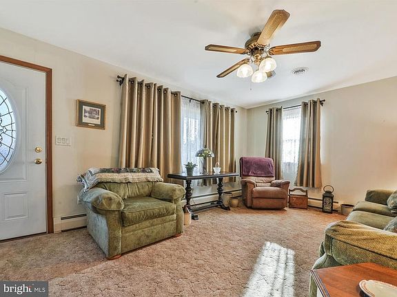 3rd image of 1819 Ashton Dr