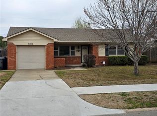 9612 Ridgeview Dr, The Village, OK 73120