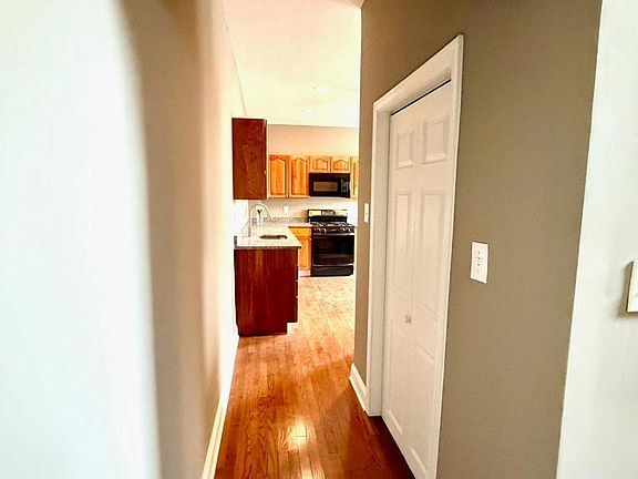 4th image of 639 S Conkling St
