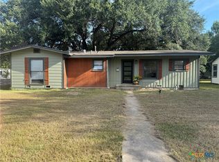1311 E Park Ave, Victoria, TX 77901