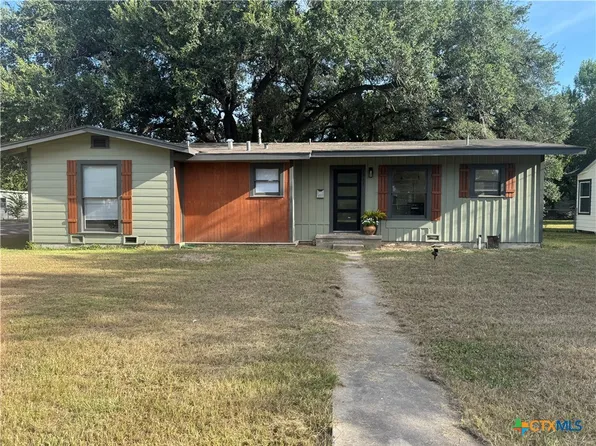 1311 E Park Ave, Victoria, TX 77901
