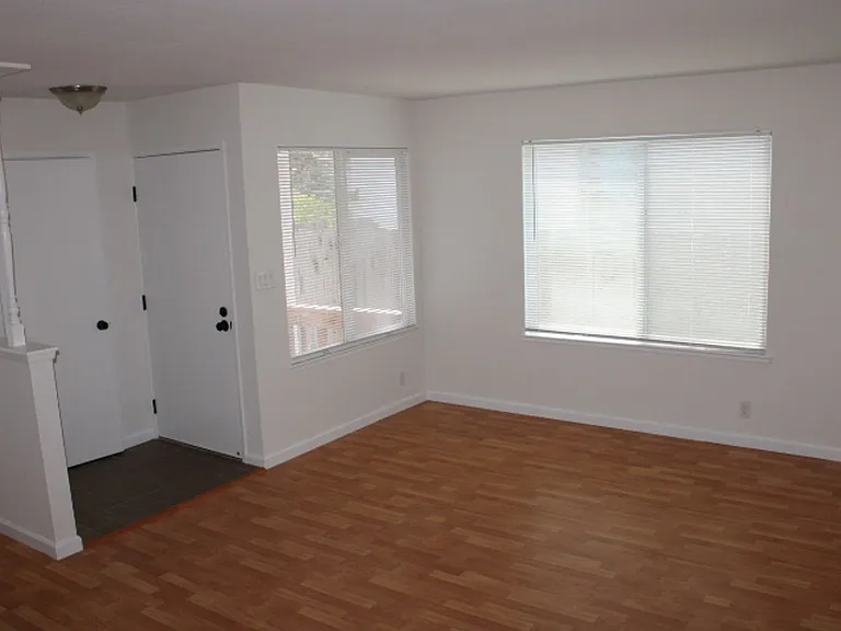 2152 Bluejay Cir — Photo 2