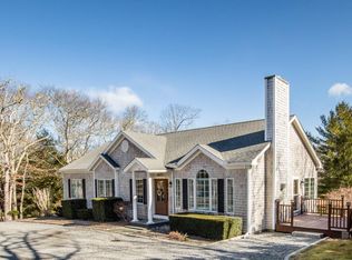 125 Mayflower Ln, Tisbury, MA 02568