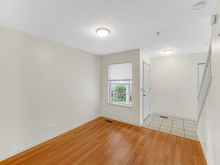 2588 Dickens Ct — Photo 10