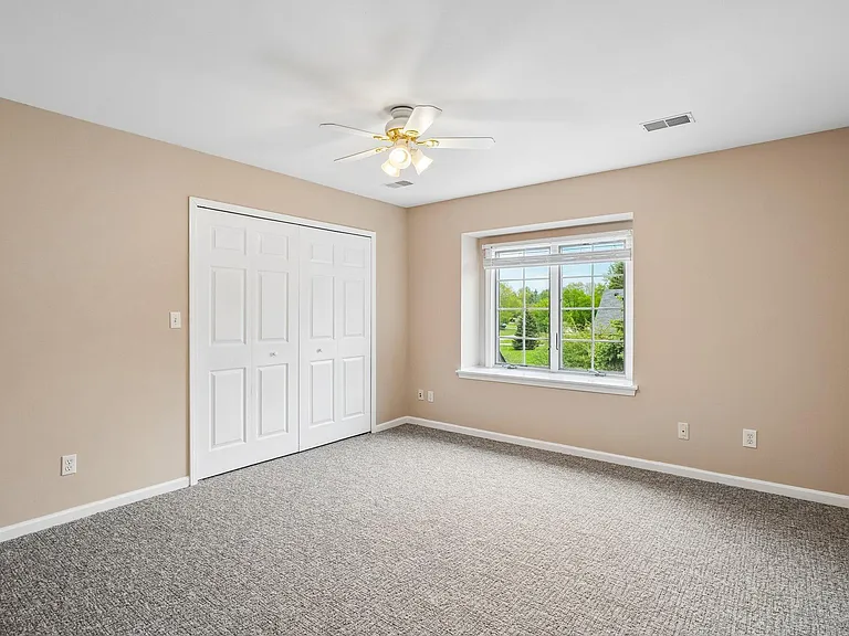 1819 Brookview Dr — Photo 46