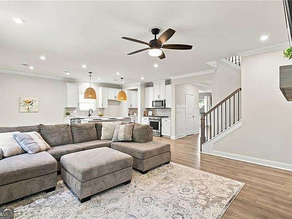 2nd image of 136 Ledgemont Way