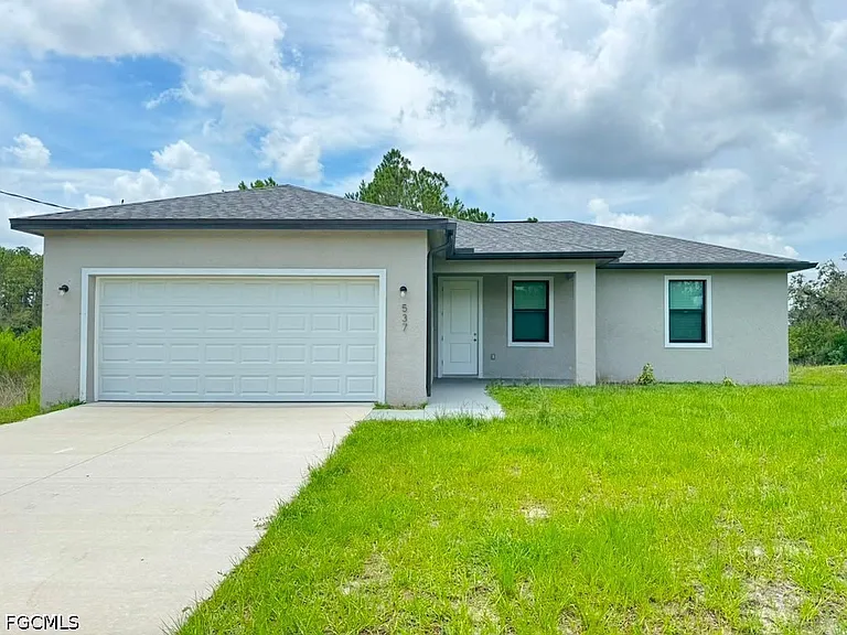 537 Greenbriar Blvd — Photo 1