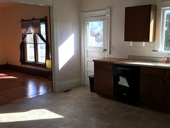 5th image of 224 S 4th St