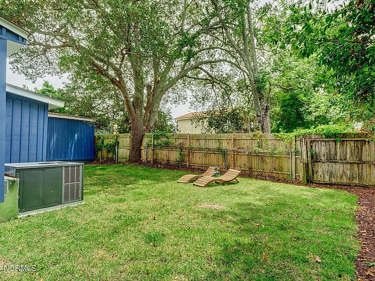 416 Wright St — Photo 15