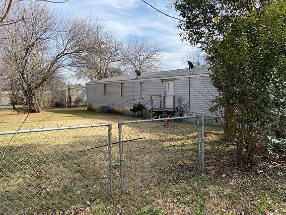 3rd image of 101 Willow Ln